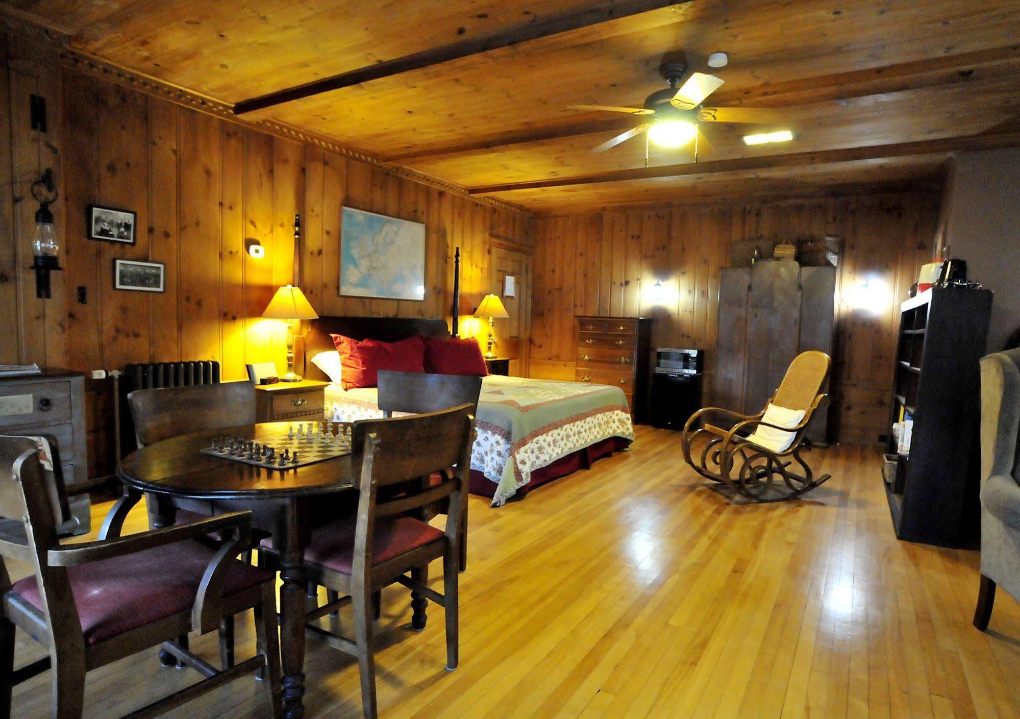 The Brewster Inn 덱스터 외부 사진